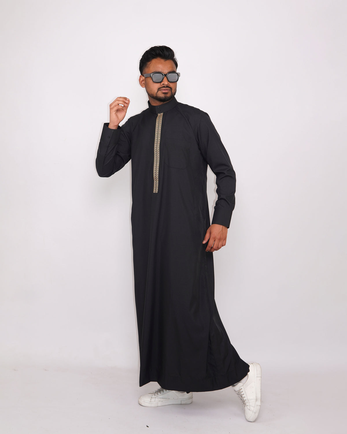 Black thobe embroidered.