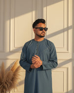 Emirati Thobe Dark Green Side View – Wrinkle-Free Modest Wear USA