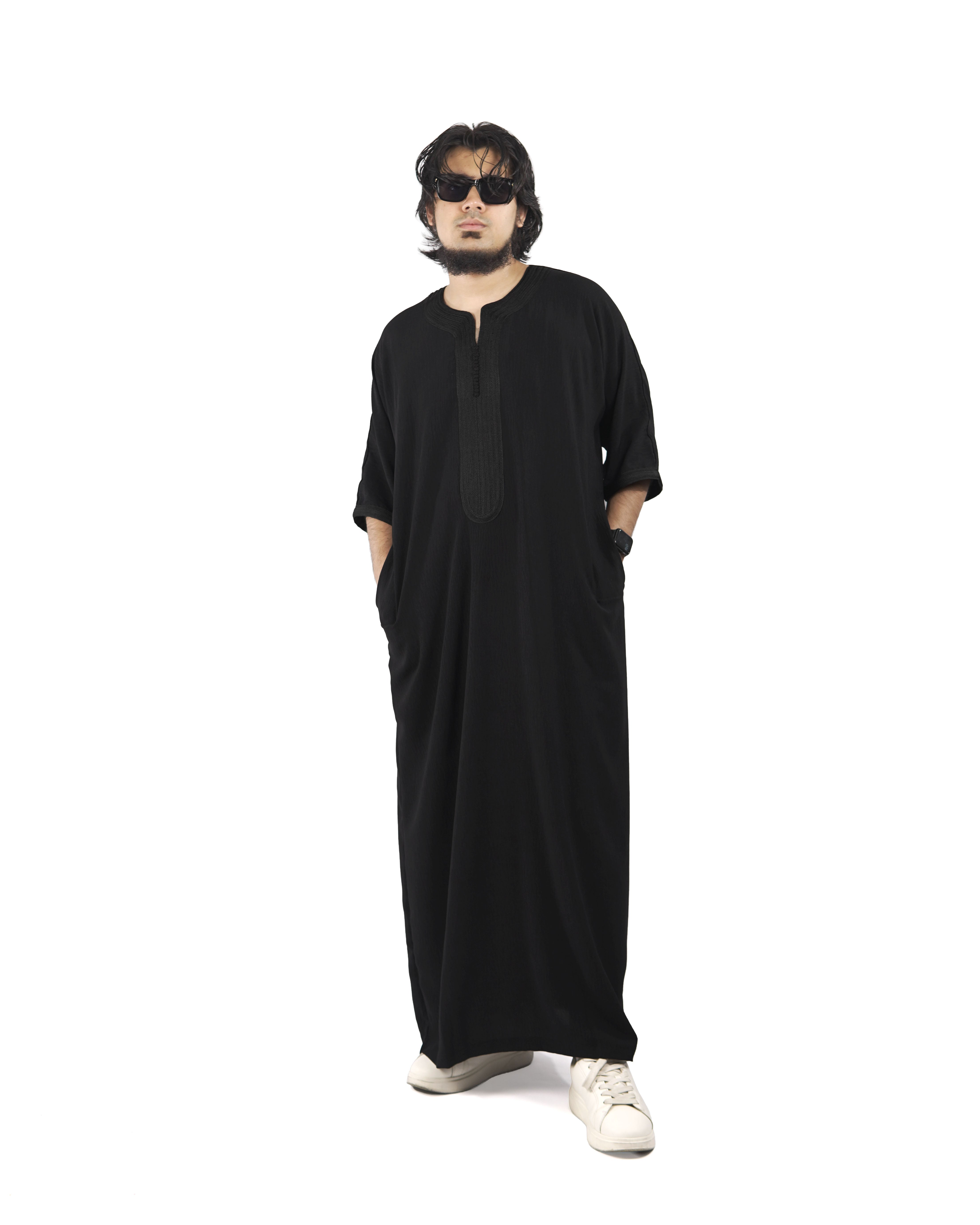 Vêtements islamiques pour hommes : Thawbs, Shemaghs et Keffiehs