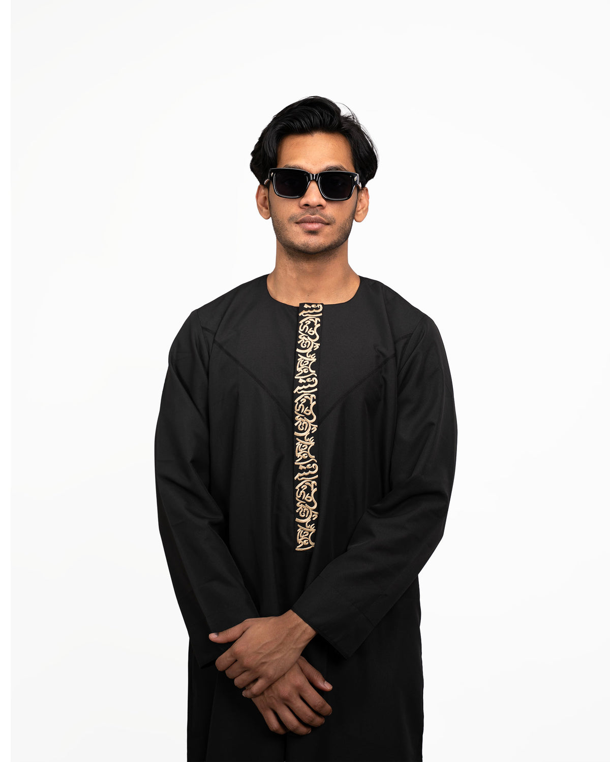 Emirati Thobe Black for Men – Front View – Furqanwear