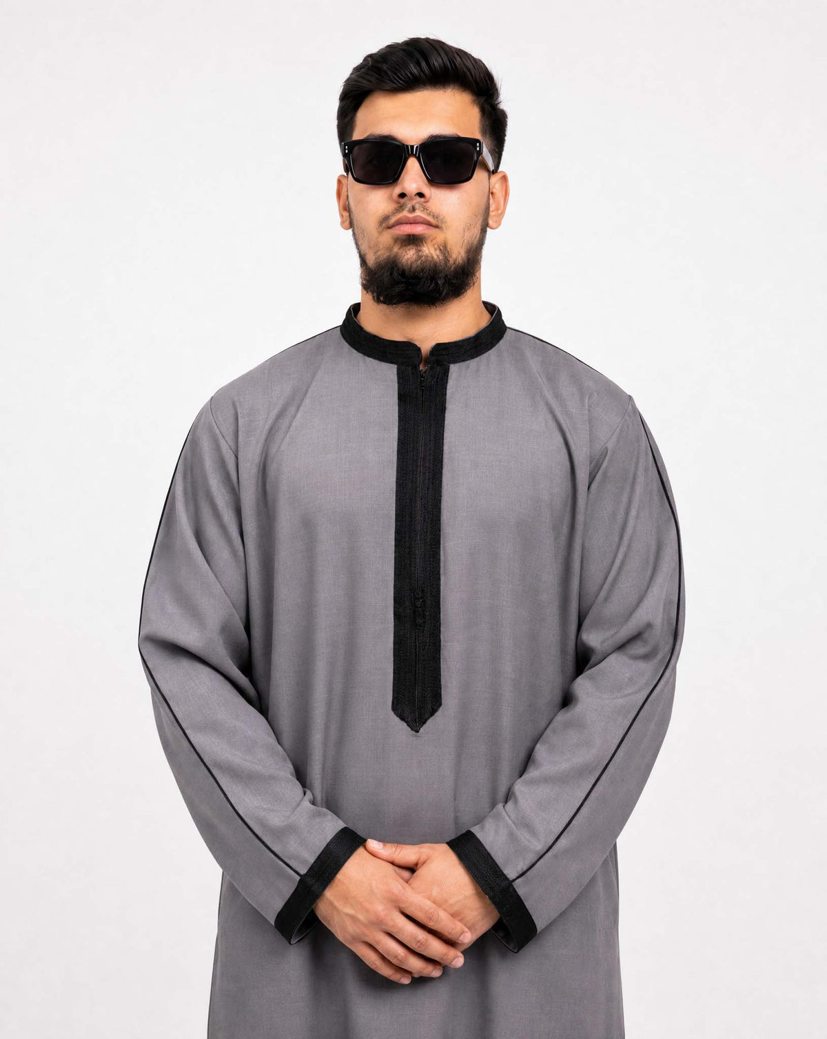 Long sleeve cuff detail – night grey premium thobe for men